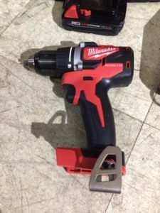 Milwaukee M18 compact brushless 12 drilldriver kit