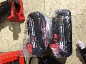 Milwaukee M18 18-Volt Lithium-Ion Cordless Impact Driver Combo AND 1.5Ah Batterie Charger Tool Bag Review pictures