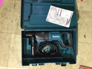 Makita 8 Amp 1 in. Corded SDS-Plus ConcreteMasonry AVT (Anti-Vibration Technology) Rotary Hammer Drill with Handle Hard Case