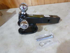 lot 4 image: Tri-Ball Trailer Hitch Mount