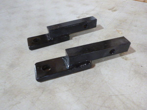 lot 9 image: 2 Ball Mounts