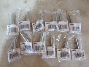 lot 40 image: 12 Hitch Pin Kits
