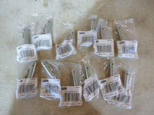 lot 41 image: 12 Hitch Pin Kits
