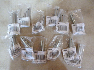 lot 42 image: 12 Hitch Pin Kits