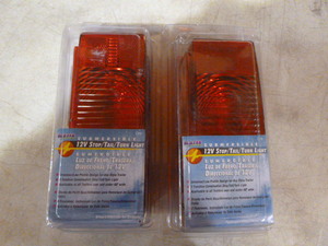 lot 73 image: 2 Blazer Submersible 12V StopTailTurn Lights