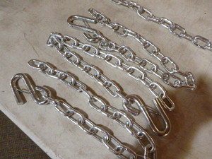 lot 145 image: 4 Chains with Hooks