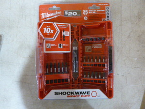 lot 164 image: Milwaukee 25 Piece Impact Driver Bit Set