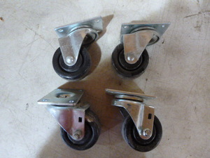 lot 187 image: Set of Casters