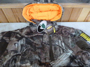 lot 223 image: Mossy Oak Yukon Gear Reversible Hunting Jacket with Hood