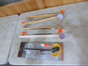 lot 255 image: 4 Ice Fishing Tip-Ups