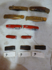 lot 272 image: Lot of Pocket Knives
