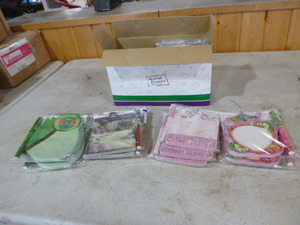lot 284 image: 24 Packs of Notepad Paper with Pens