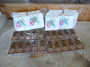 lot 295 image: Napkins and Tissues