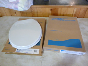 lot 305 image: 2 Comport Seat Toilet Seats