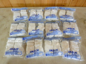 lot 335 image: 1 Dozen Packs of Gilden Girls White Sports Socks