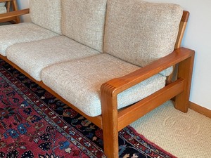 d-Scan Mid Century Sofa