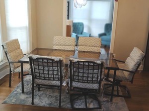 lot 34 image: Patio Set with Umbrella Stand