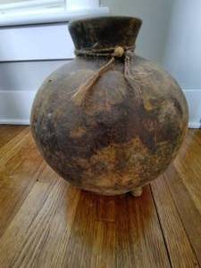 lot 39 image: Mexican Jug with Stand