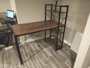 lot 114 image: Desk