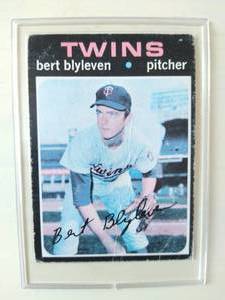 lot 98 image: 1971 TOPPS Twins Bert Blyleven Baseball Trading Card #26