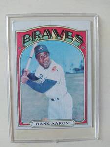 lot 102 image: 1972 TOPPS Braves Hank Aaron Baseball Trading Card #299