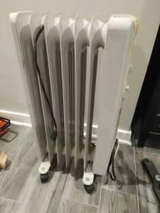 lot 128 image: Space Heater