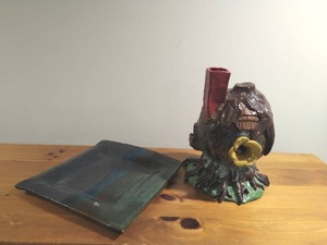 lot 70 image: Pottery Plate And Dcor