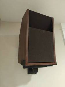 lot 87 image: Pair Of Bose Speakers