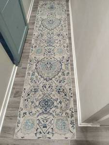 lot 186 image: Runner Rug