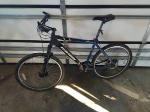 lot 206 image: Mountain Bike