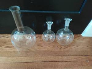 lot 310 image: Pyrex Flasks