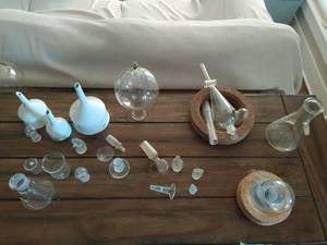 lot 318 image: Misc. Chemistry Glass