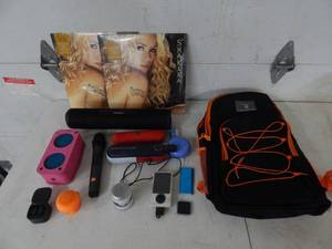 2-New Shakira On Vinyl Albums, JBL Microphone, Blutooth Speakers, MP3 Players