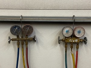 YellowJacket Flutterless Refrigerant Hose & Gauge Set
