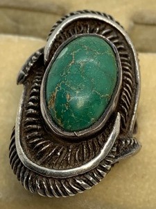 lot 7 image: Intricate Design Turquoise and Sterling Ring