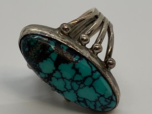 lot 9 image: Sterling and Turquoise Ring