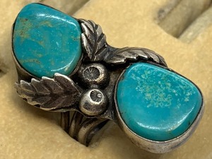 lot 10 image: Navajo Double Turquoise Running Bear Ring
