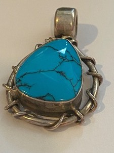lot 29 image: Beautiful Turquoise and Sterling Pendant