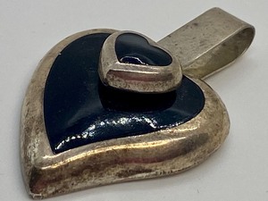 lot 39 image: Sterling and Black Onyx Heart Shaped Pendant