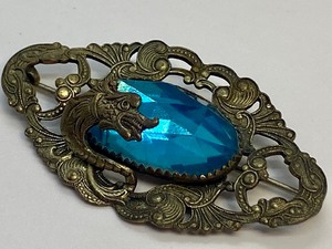 lot 44 image: Unique Vintage Brooch with Dragon Figurine