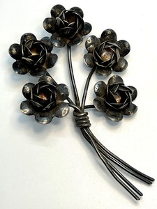 lot 54 image: Vintage Sterling Coro Floral Brooch