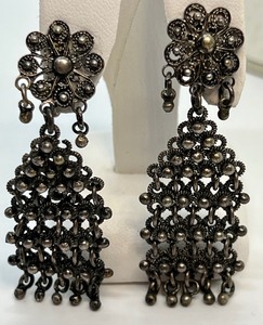 lot 69 image: Vintage Unique Screw Back Sterling Dangle Earrings