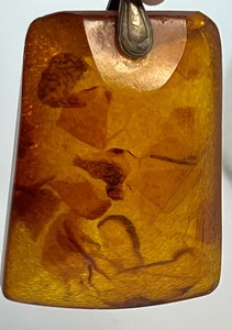 lot 71 image: Beautiful Large Amber Pendant