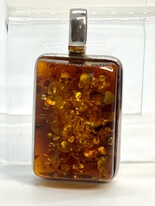 lot 112 image: Dazzling Amber and Sterling Pendant