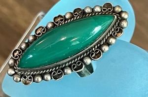 lot 119 image: Vintage Turquoise and Sterling Ring