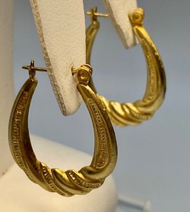 lot 129 image: 14k Gold Hoop Earrings