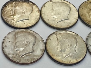 lot 142 image: (6) Kennedy Half Dollar Coins