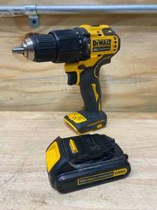 lot 20 image: DEWALT 12 Cordless HammerdrillDriver (DCD709) with Battery (1.3Ah)