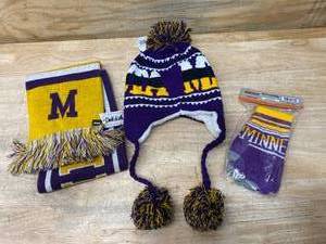 lot 77 image: MINNESOTA Winter Gear (winter pom pom hat, smartphone friendly gloves and scarf) (Vikings colors)