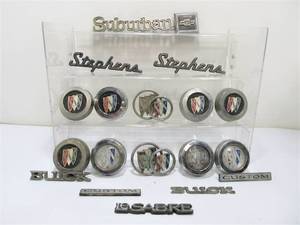 lot 46 image: Group of Assorted Car & Dealer Car Emblems